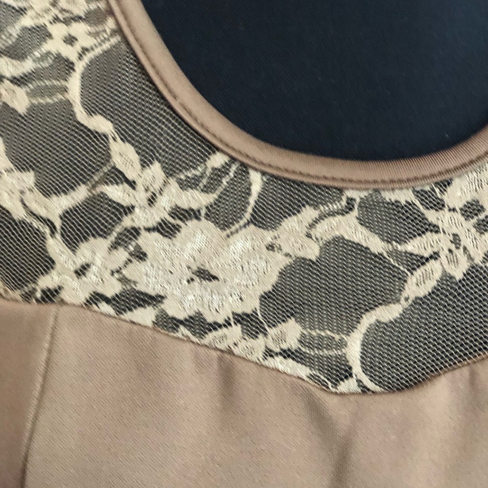Tan blouse - Picture 2 of 4